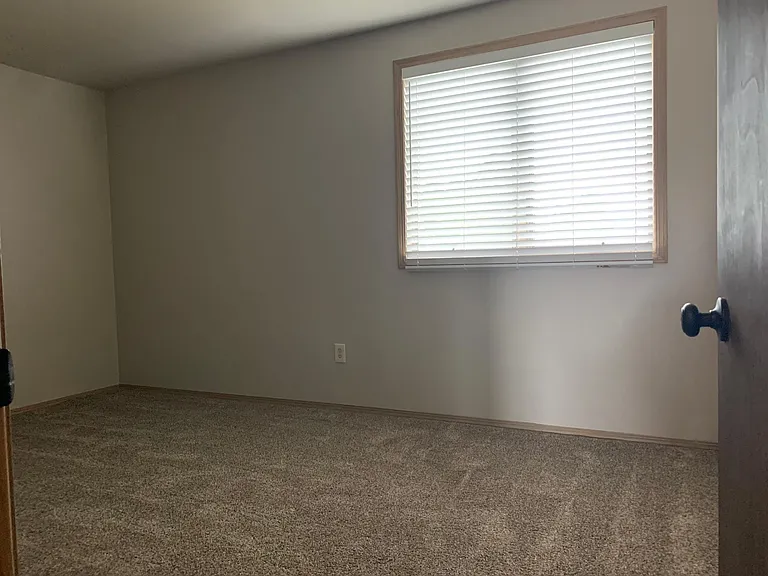 1604 Sand Ct #8 — Photo 8