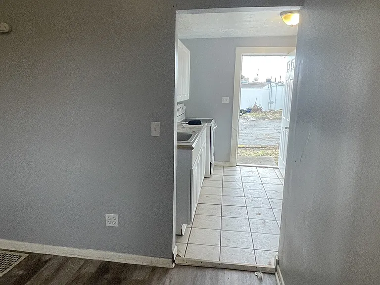 139 N Water Ave #2 — Photo 19