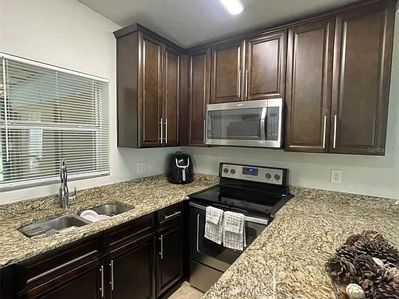 4th image of 6138 Yucatan Dr