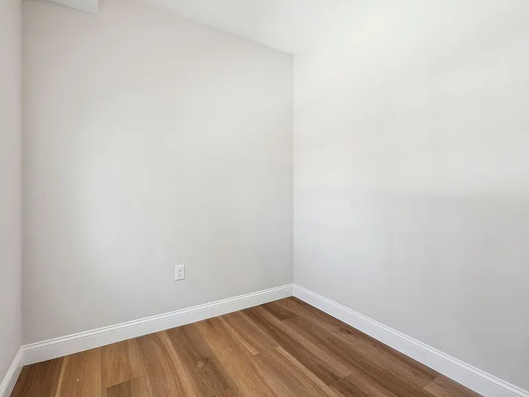 Bayberry Commons- 3 Bedroom 2.5 Bath Townhomes with 2 Car Garage — Photo 47