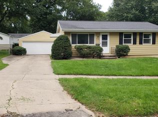 1180 Lindale Dr, Marion, IA 52302