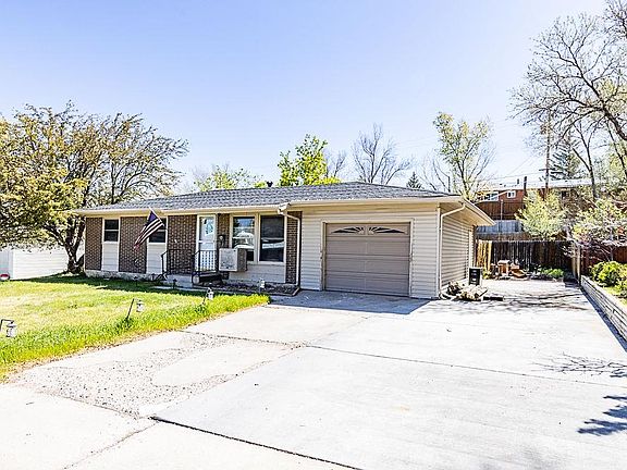 2nd image of 409 Fremont Ave