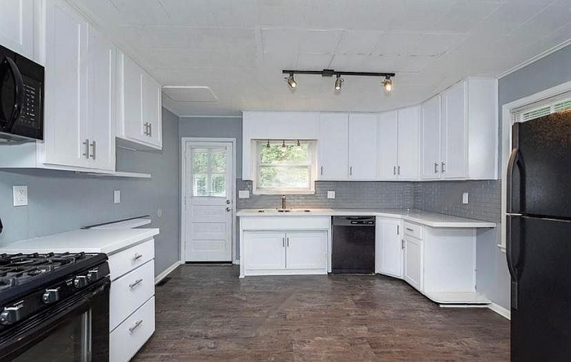 2nd image of 5876 N Keystone Ave