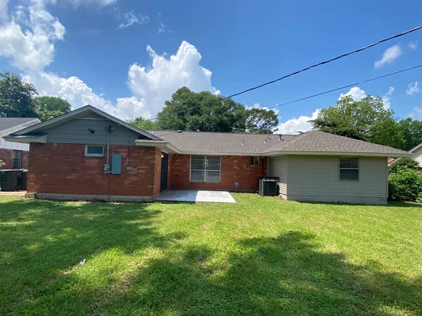 817 White Clover Ln, Memphis, TN 38109