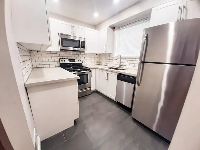 100 Kildonan Dr #2 — Photo 7