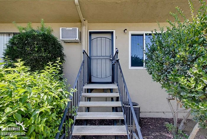 2 bed, 2.5 bath, 1540 sqft, $3,000 — Photo 3
