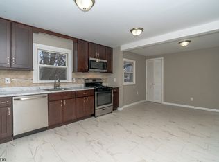 2007 Whittier St, Rahway, NJ 07065