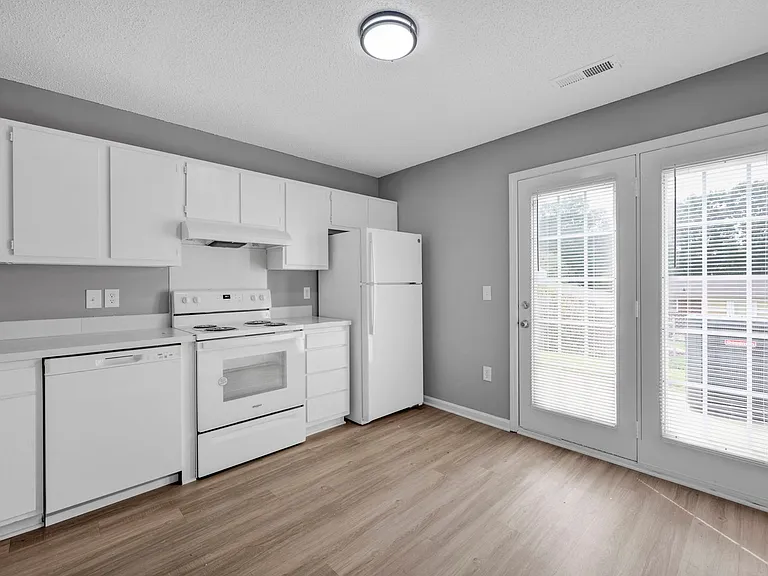 500 Jackson Park Rd — Photo 16