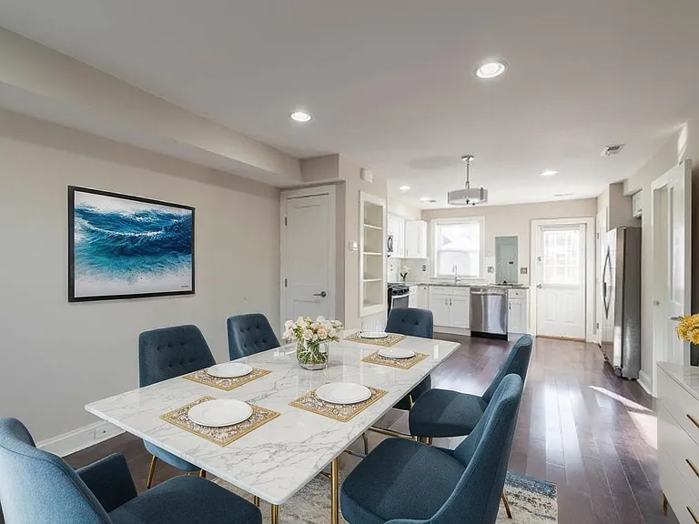 3351 Clay Pl NE — Photo 1