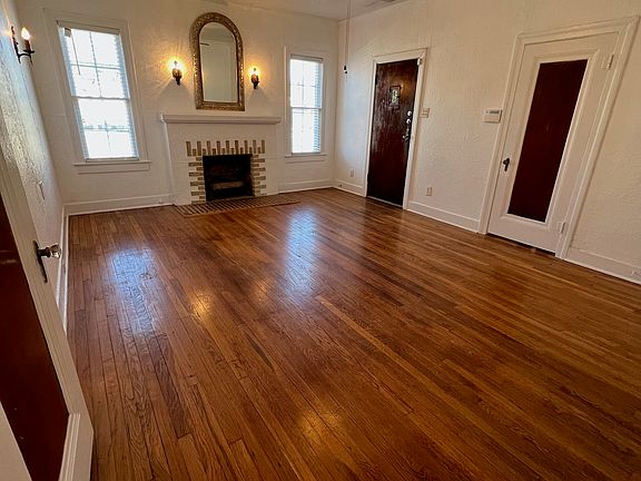 Spacious living room.