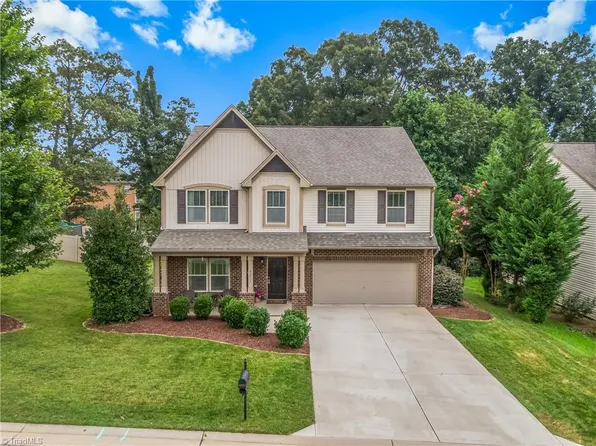 4211 Wedge Dr, Pfafftown, NC 27040