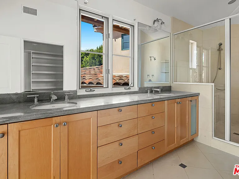 16820 W Sunset Blvd — Photo 15