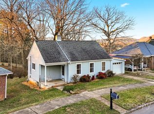 3 Enka Oak St, Candler, NC 28715