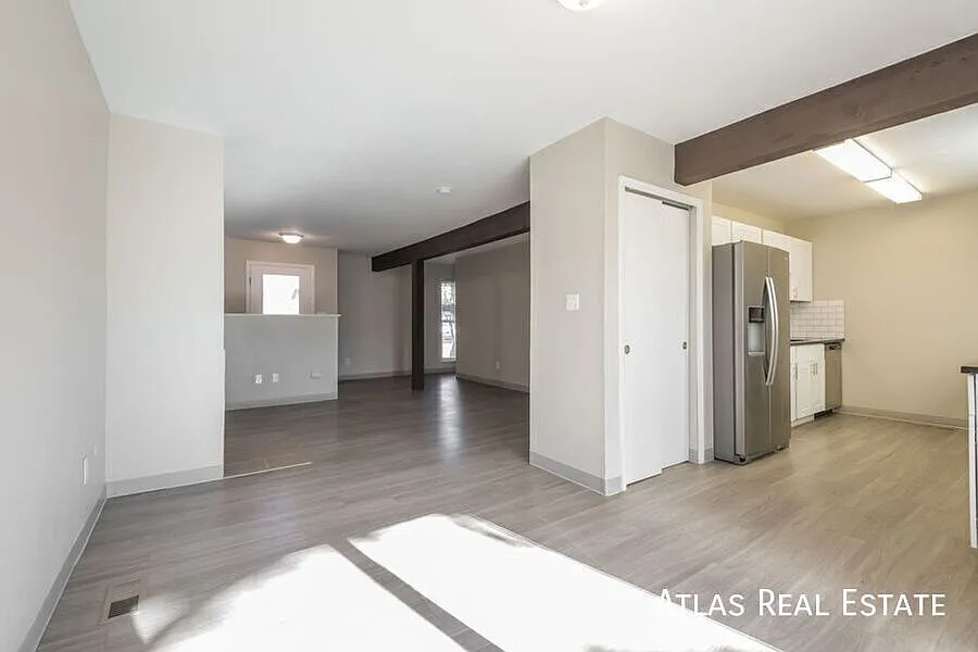 Save $2295! Great 3BR/1.5BA w/ Fully Fenced-in Yard Near Parks & Breweries! — Photo 3