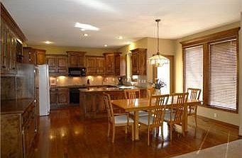 4th image of 6050 NW Forest Dr