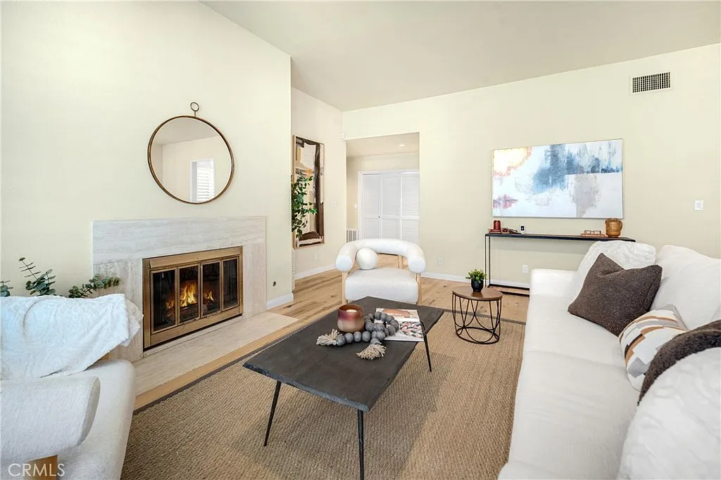 2 bed, 1485 sqft, $4,700 — Photo 3