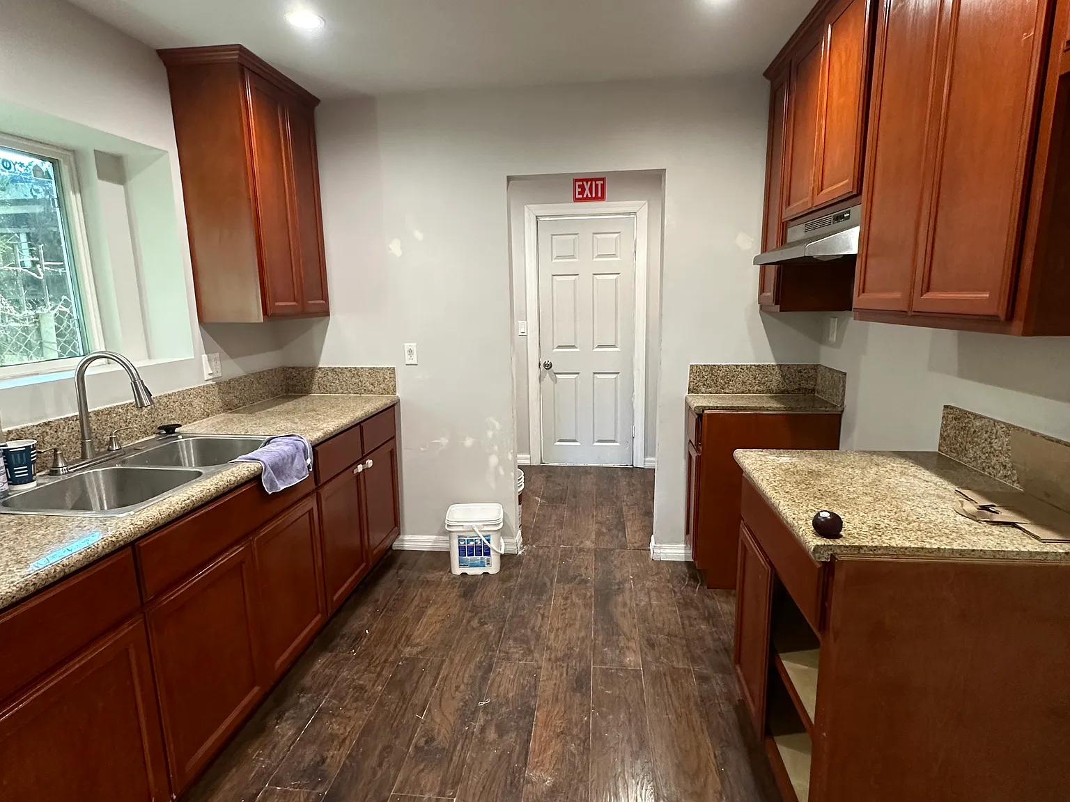 4 bed, 1.5 bath, $2,900 — Photo 3
