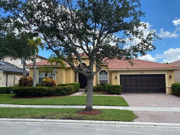2nd image of 19255 N Hibiscus St