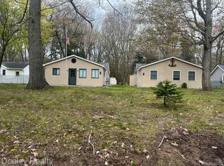 977 Port Austin Rd, Port Austin, MI 48467