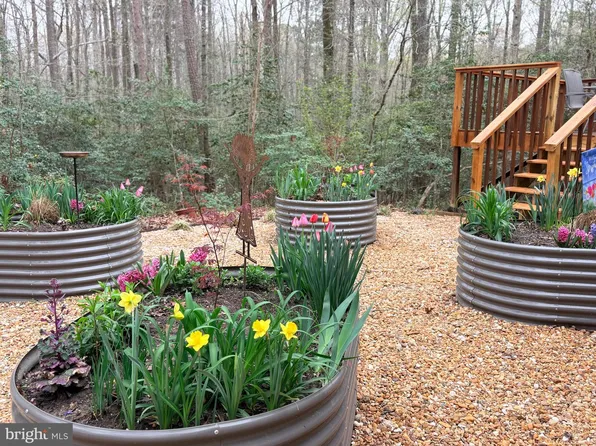 24990 Morgan Rd, Hollywood, MD 20636