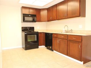 1400 Heritage Lndg APT 106, Saint Charles, MO 63303