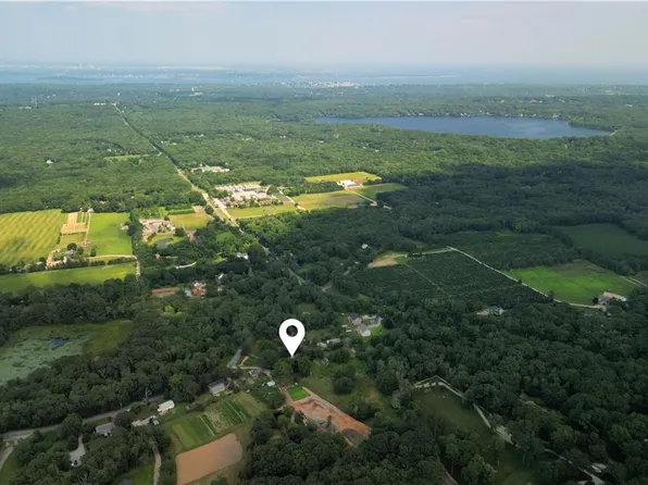 54 Stony Fort Rd S, Saunderstown, RI 02874