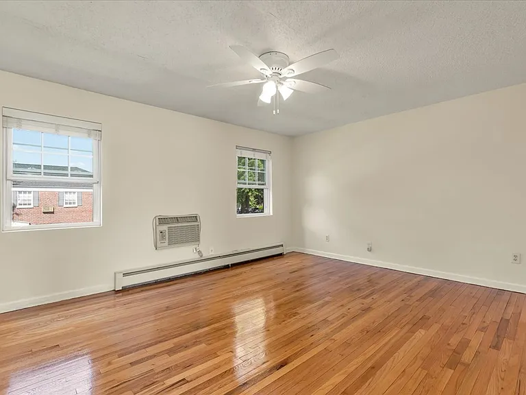 11B W Roselle Ave #11B — Photo 7