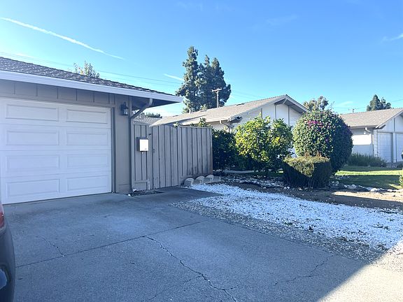 5th image of 584 Harvard Ave