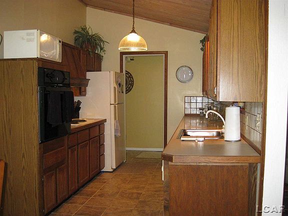 4th image of 9364 Pleasant Dr
