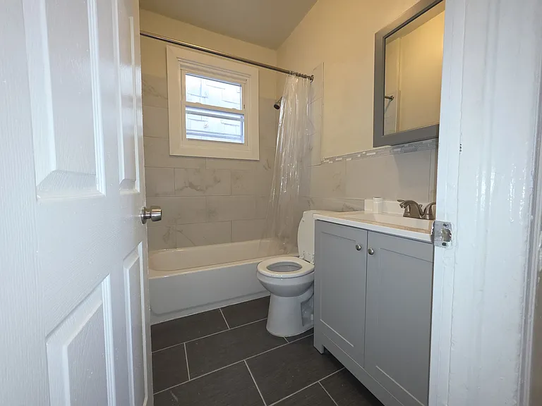 373 S 18th St #2 — Photo 10