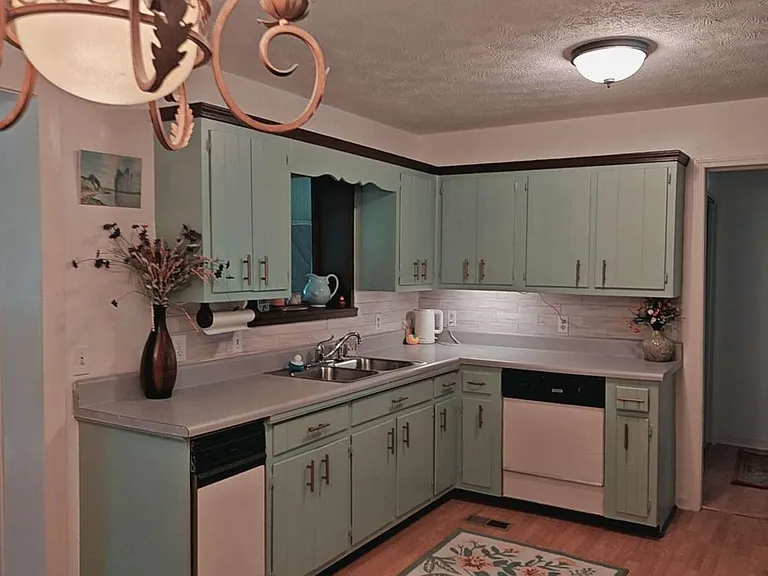 4400 Winding Creek Dr — Photo 2