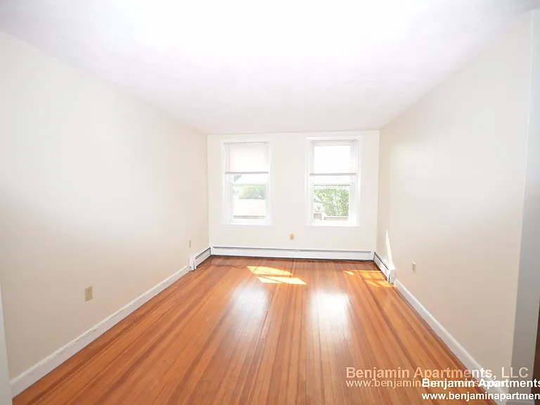 310 Tappan St #10 — Photo 3