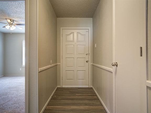 4th image of 3406 Essex Ave