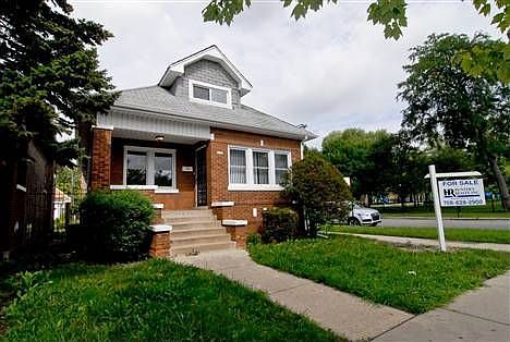 2nd image of 1758 N Moody Ave