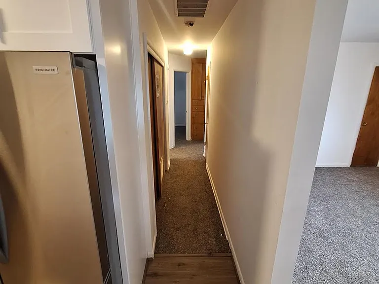307 W Utah Ave — Photo 3
