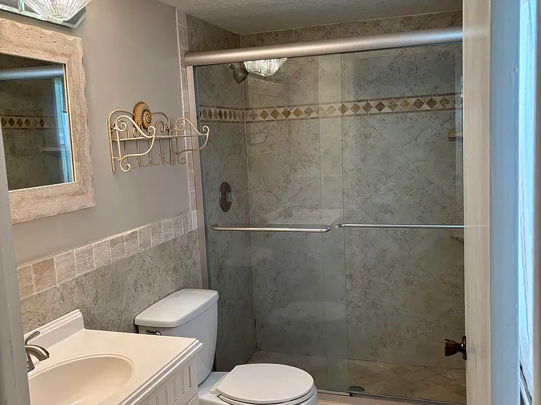 4040 Crystal Lake Dr #101 — Photo 9