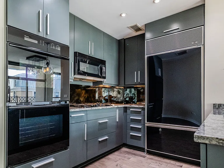 21 E Huron St #1207 — Photo 7