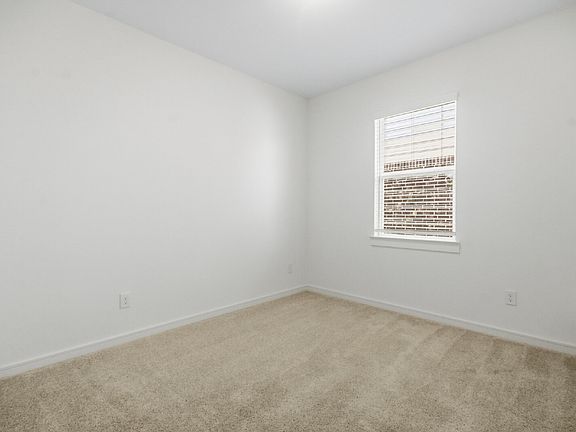 5th image of 8427 Bay Ridge Cir