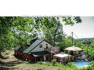 2915 Point Pleasant Rd, Ravenswood, WV
