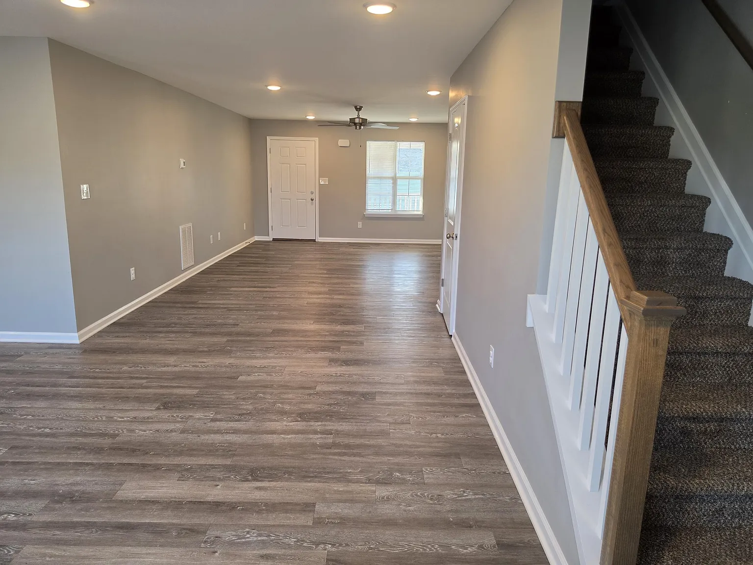 4 bed, 2.5 bath, 2443 sqft, $2,600 — Photo 4