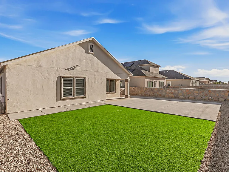 13745 Lago Vista Ave — Photo 29