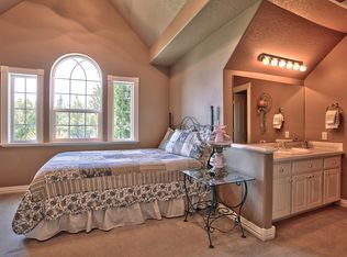 9936 NW Skyview Dr, Portland, OR 97231