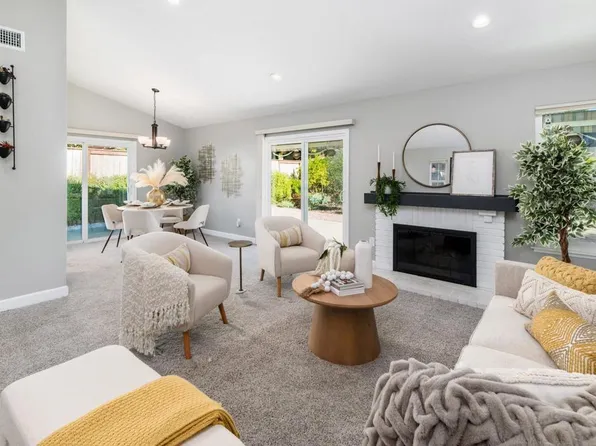 2725 Glasgow Dr, Carlsbad, CA 92010