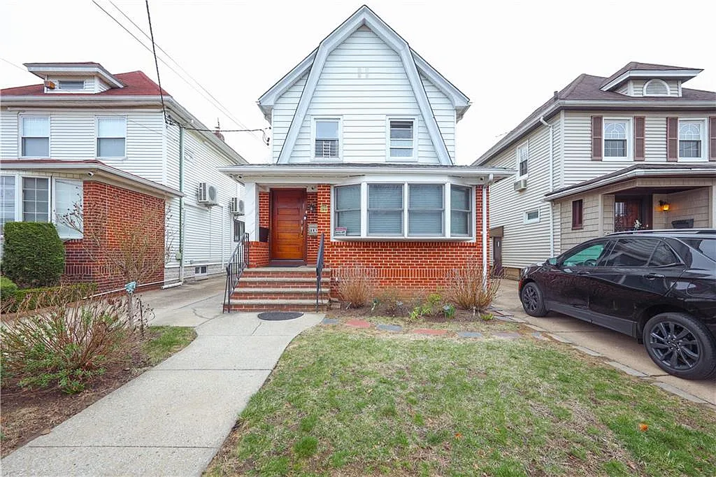 2810 Avenue R photo 1