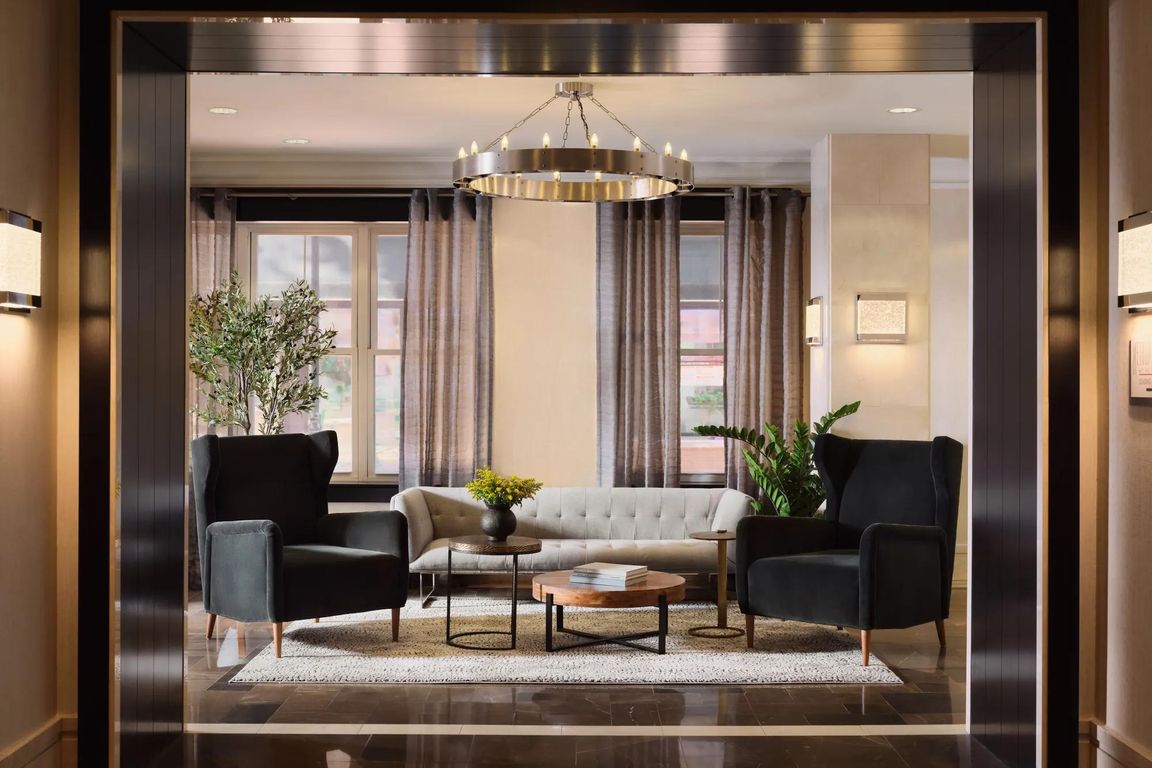 Hotel-inspired lobby with comfortable seating at The Metropolitan at 40 Park in Morristown, NJ.