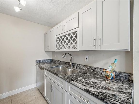 5th image of 4843 COQUINA KEY DRIVE SE #A