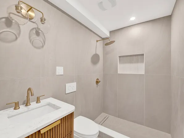 526 Central Avenue image 11 of 15