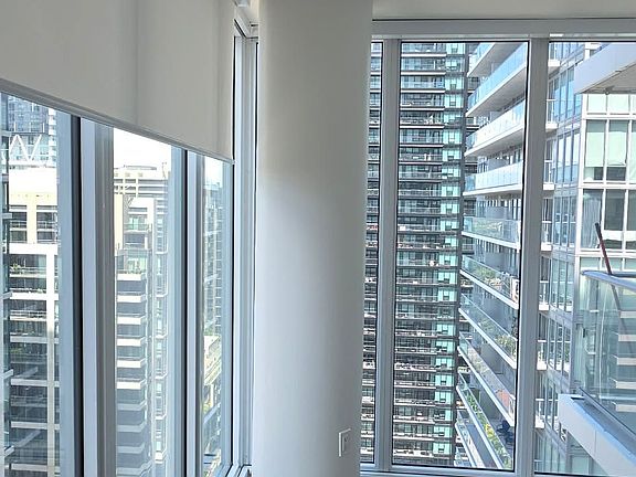 4th image of 195 Redpath Ave #2212