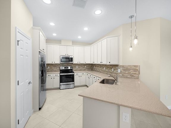 5th image of 12788 SW Lake Fern Cir