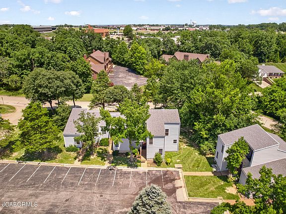 4th image of 645 Hiddenwood Ct